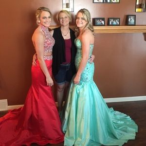 Red 2 piece prom dress